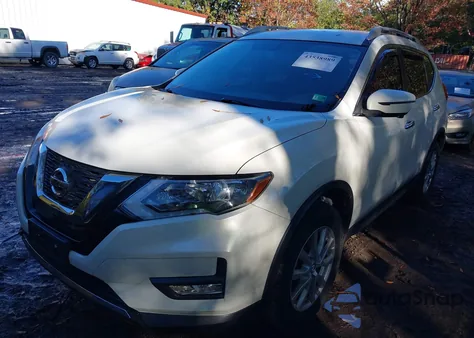 2017 Nissan Rogue Sv z USA, uszkodzony, nr VIN JN8AT2MV6HW255665